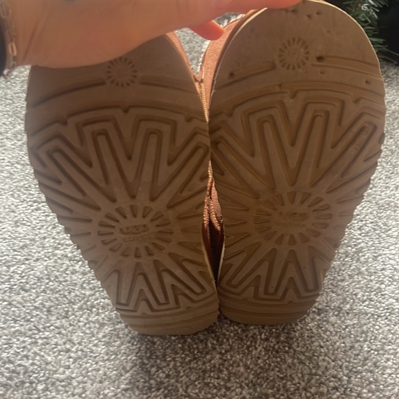 UGG Boots - Picture 2 of 3